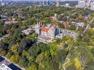 Casa Loma. Short Term Apartment Rentals